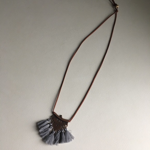 Boho tassel necklace with leather string - Picture 3 of 5